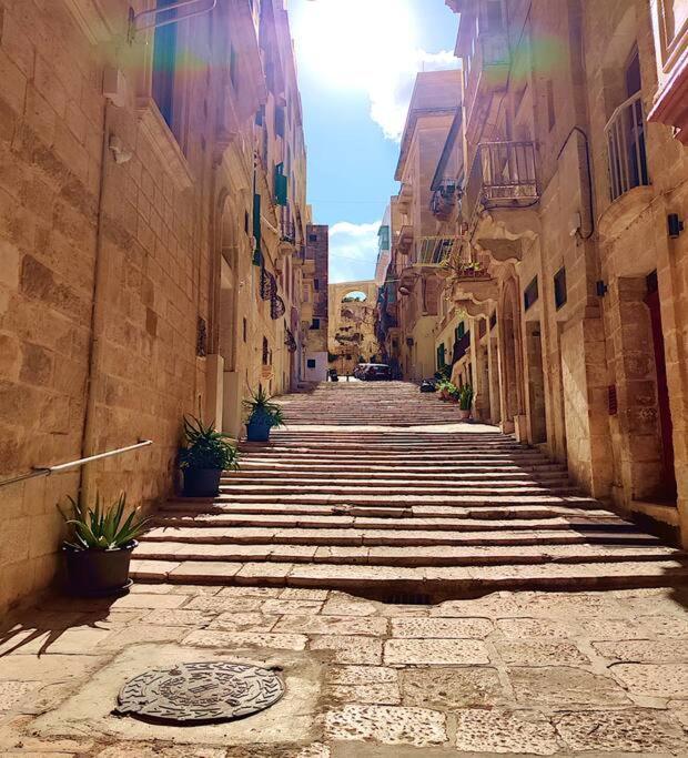 Cove 532 By Savynomad Harbour Residences Wow View Valletta Dış mekan fotoğraf